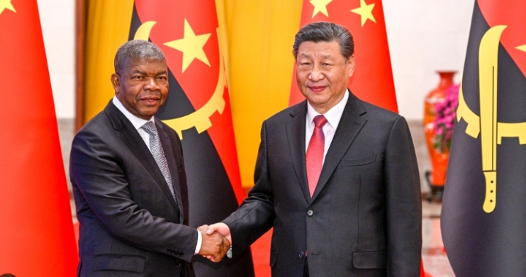 Angola's president woos Chinese tourists