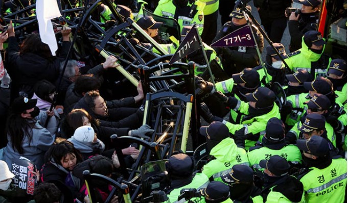 Tense Stand-Off in Seoul: South Korean Troops Prevent Arrest of Impeached President Yoon Suk Yeol