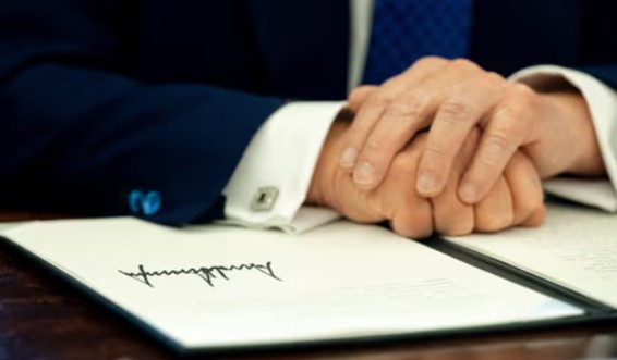 Trump Signs Executive Order to End Taxpayer Funding for Illegal Immigration Support