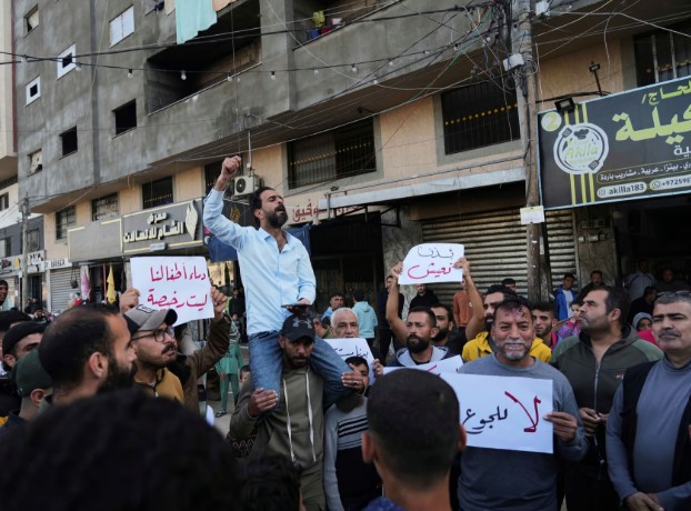 Israel Threatens to Seize Parts of Gaza Over Fate of Captives