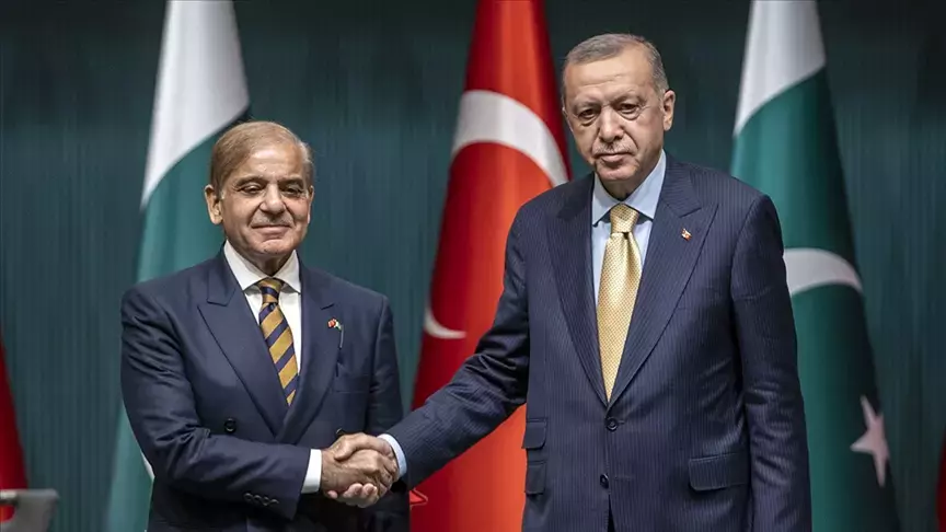 Erdogan and Pakistan's PM Sharif to Hold Talks in Istanbul on Sunday
