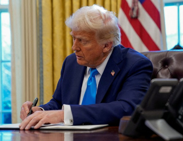 Trump Signs Executive Order on National Day of Prayer to Bolster Religious Freedom