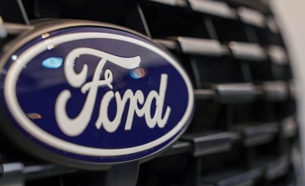 Ford Suspends Annual Guidance Amid Tariff Uncertainty