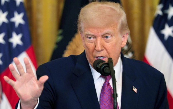 Trump Calls for Israel–Iran Ceasefire, Confirms U.S. Not Involved in Strikes