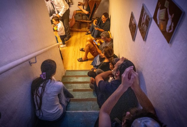 Israelis Worship in Bomb Shelters During Iranian Missile Barrage
