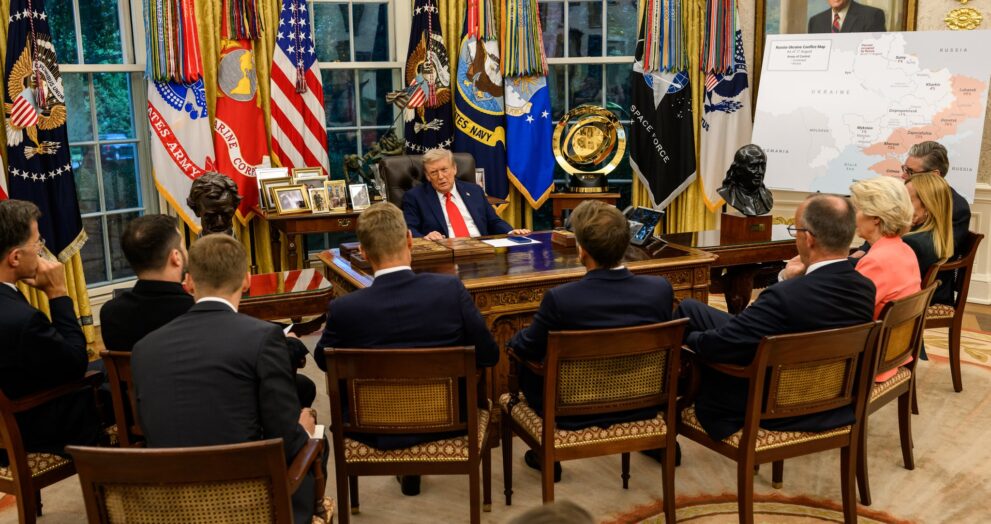 Trump Rules Out Ground Troops in Ukraine, Considers Air Support