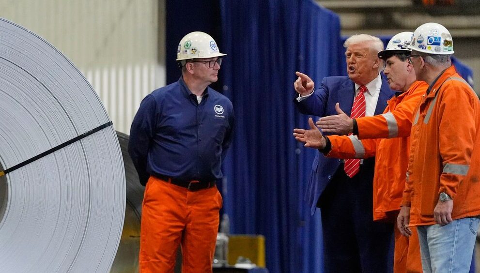 U.S. to Impose Steel Tariffs Next Week, Semiconductors the Week After