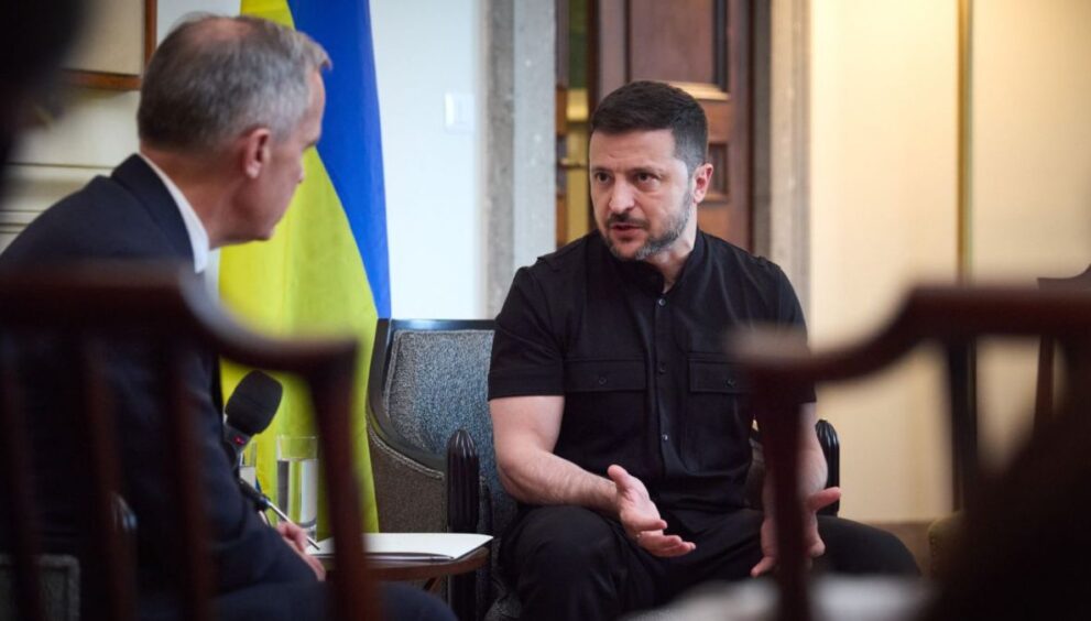 Canadian Prime Minister Carney Visits Ukraine, Open to Sending Peacekeepers