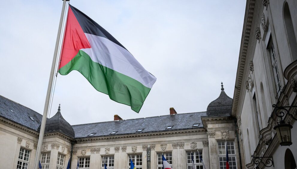 French Town Halls Told to Remove Palestinian Flags Raised After Macron’s Recognition of Palestinian State