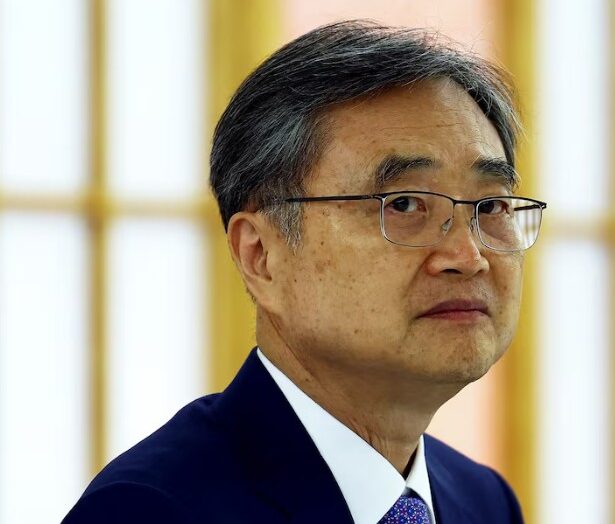 South Korean Foreign Minister Heads to U.S. After Immigration Raid Sparks Diplomatic Tensions