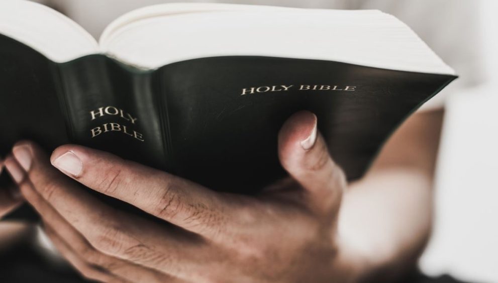 Oklahoma Bible mandate, Bible in classrooms, Oklahoma education policy, Ryan Walters Bible directive, Bible teaching in schools