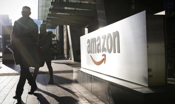 Amazon Lays Off 14,000 Corporate Workers Amid AI-Fueled Restructuring
