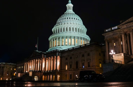 U.S. Senate Advances Bill to End Federal Shutdown