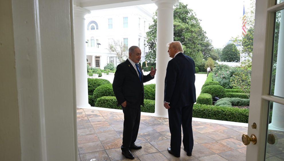 Trump Invites Netanyahu to White House