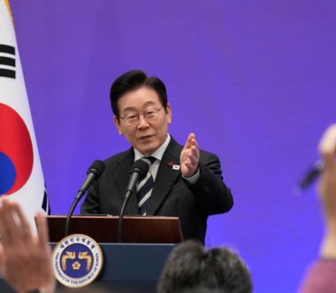 South Korea’s Lee Jae-myung Declares Neutrality in China–Japan Dispute, Offers Mediation