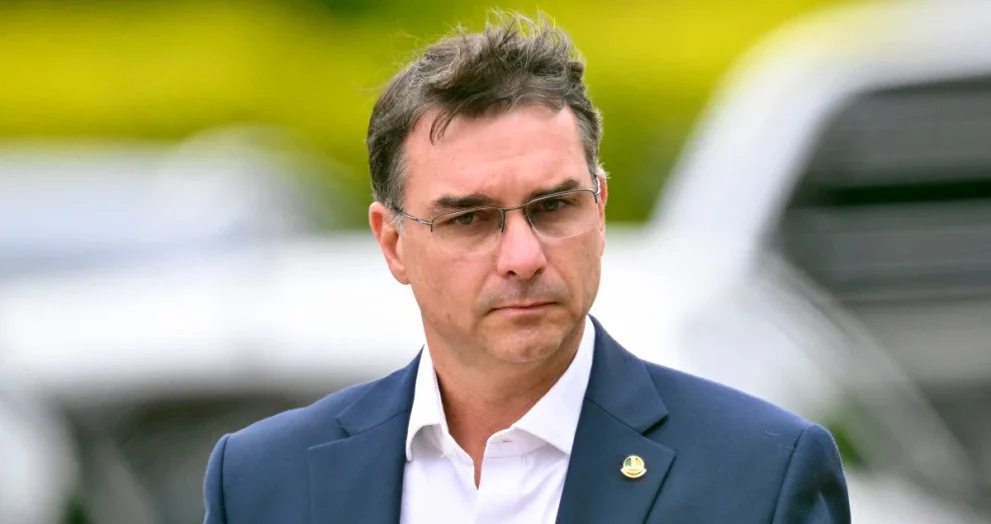 Bolsonaro’s Eldest Son Suggests Possible Exit From Presidential Bid