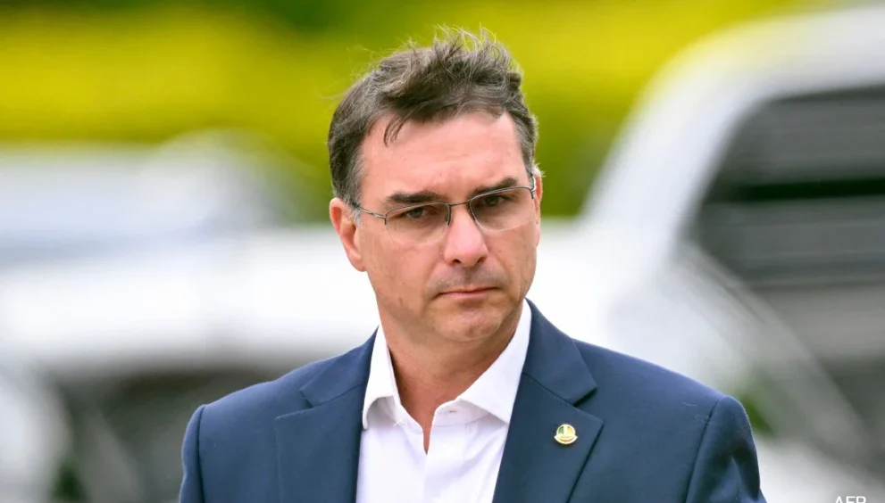 Bolsonaro’s Eldest Son Suggests Possible Exit From Presidential Bid