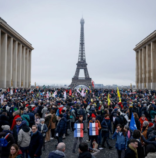 Paris Sees Surge in Anti-EU Sovereignty Protests