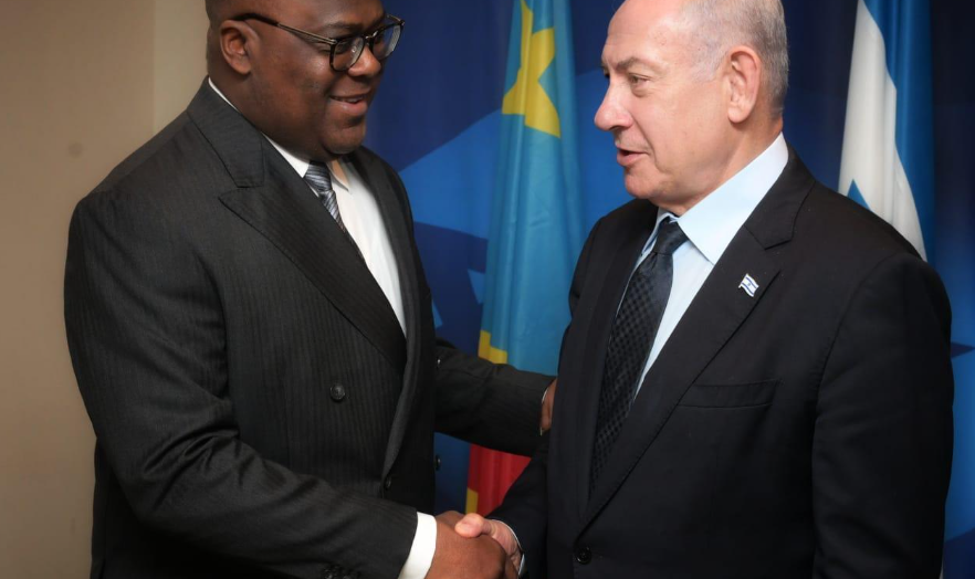 Benjamin Netanyahu welcomes Félix Tshisekedi during a meeting in Jerusalem.